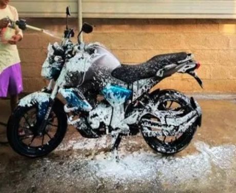 Picture of Body Wash Motorcycle Service
