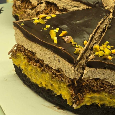 Picture of Hazel Pistachio (Slice Cake)