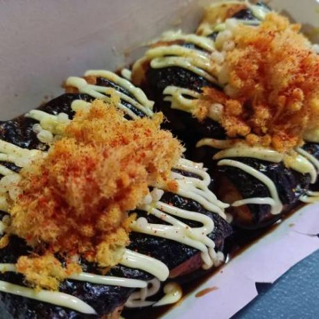 Buttered Salmon Takoyaki (6 Pieces)